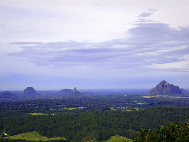 glasshouse_mountains_a.jpg